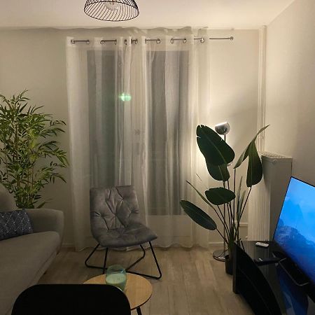 אנסי Joli Appartement Meuble מראה חיצוני תמונה